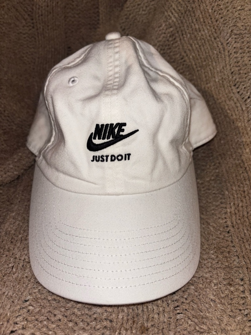 Nike Heritage86 Just Do It White Adjustable Dad Cap Hat OS S1ZE
